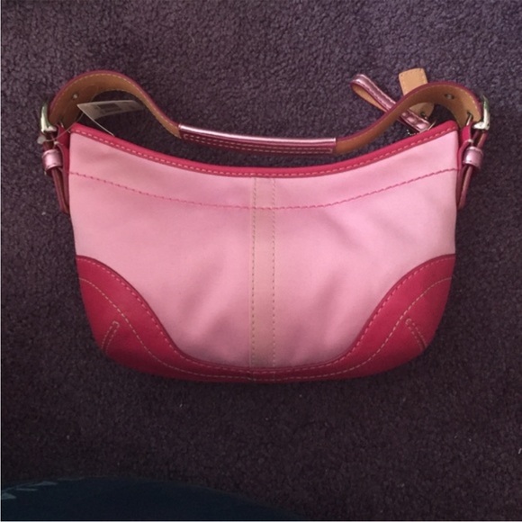 Never used- pink coach shoulder bag- early 2000s - Picture 1 of 3